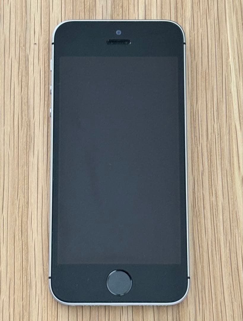 iPhone SE 第一世代