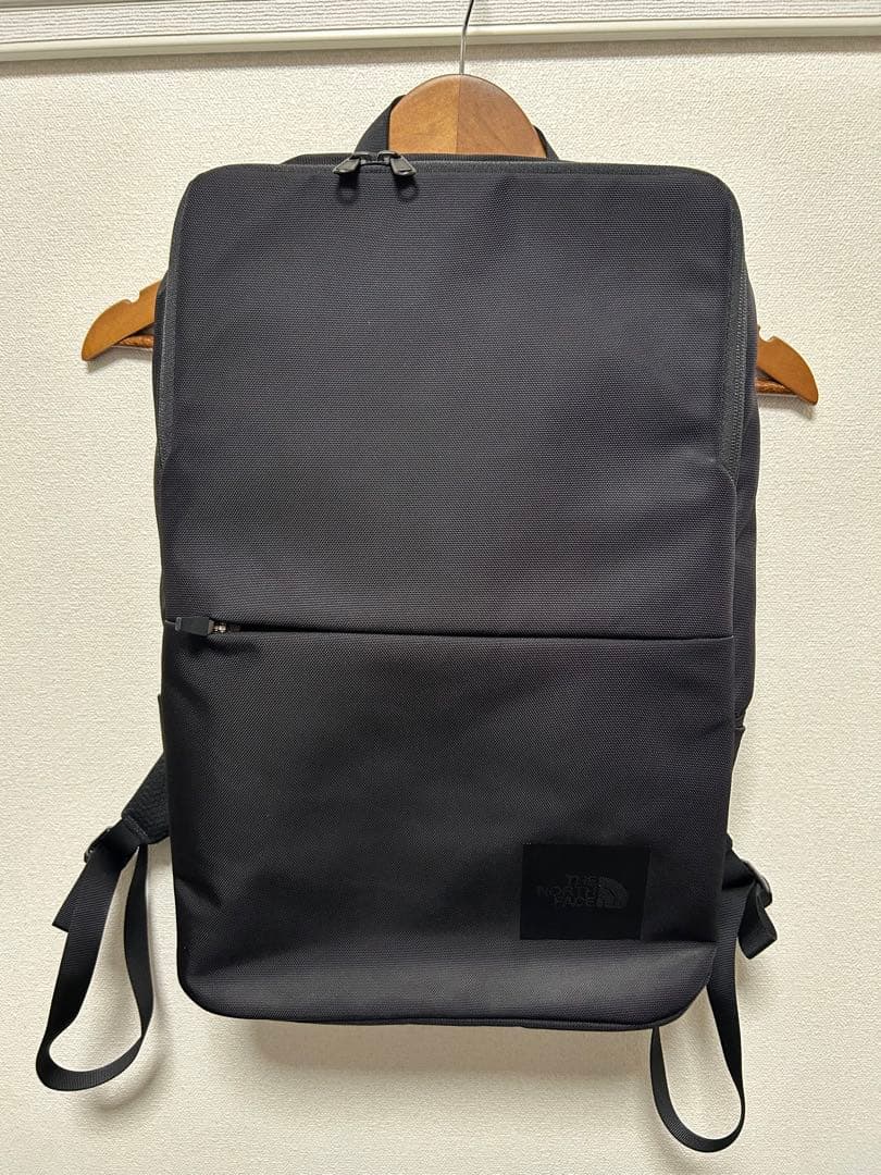 【新品未使用】The North Face シャトルデイパック　スリム　ブラック
