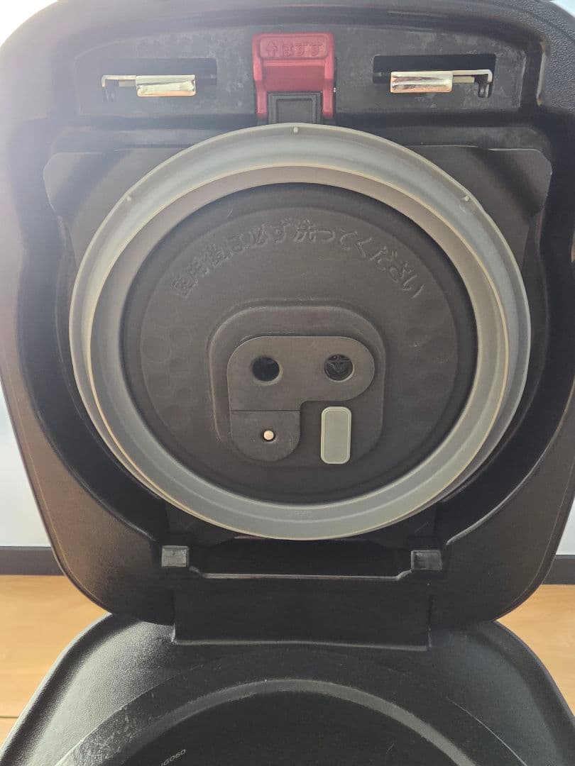 TIGER　土鍋圧力IHジャー炊飯器　3.5合