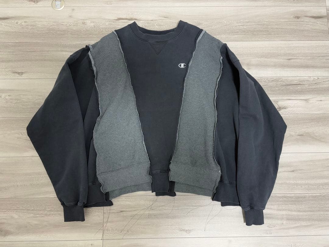 DISCOVERED champion ブラック スウェット