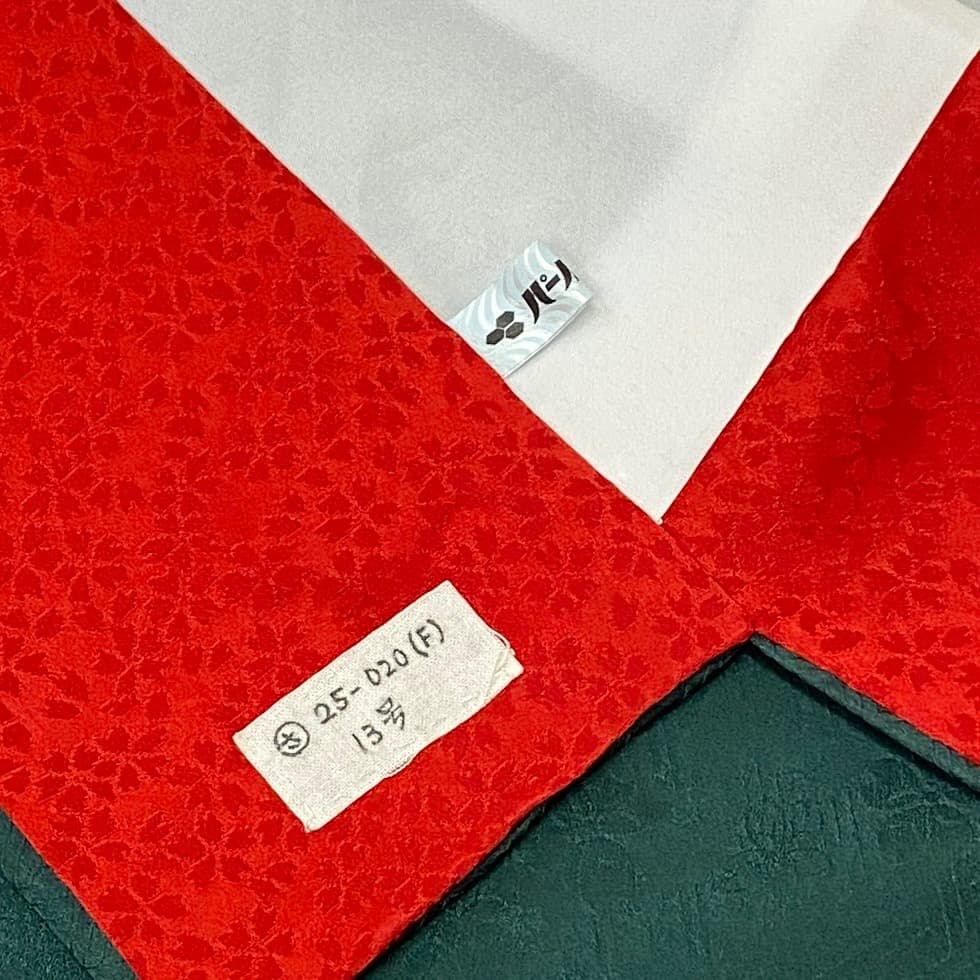 ⭐︎K0690 正絹 振袖 レンタル店放出品 緑 ガード加工 花柄 13号