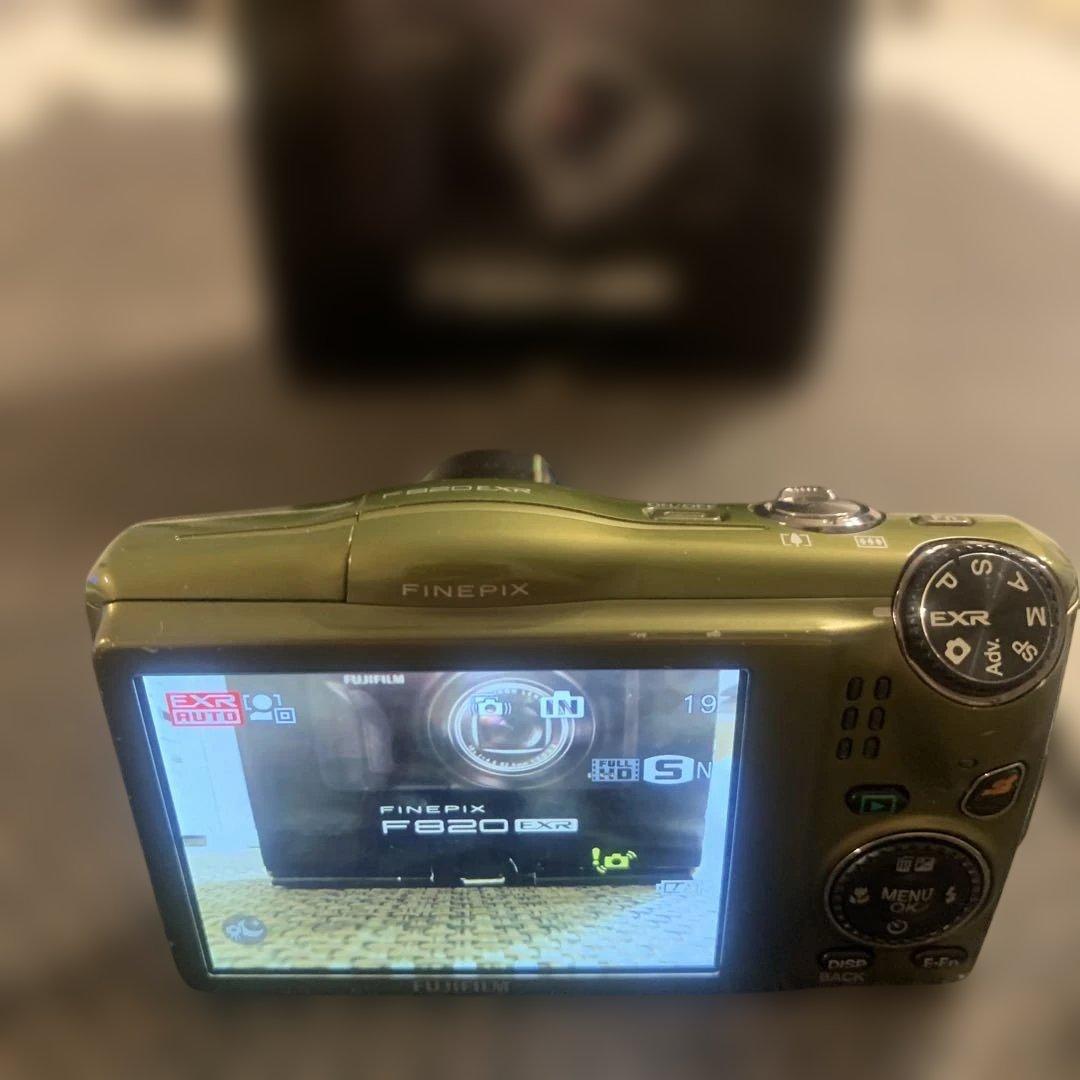FUJIFILM FINEPIX F820EXR コンパクトデジタルカメラ