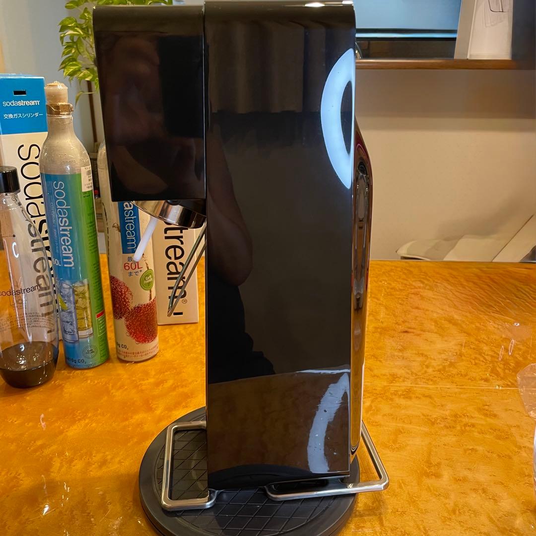 ソーダストリーム SourceV3ガスシリンダー2本、オマケで1Lボトル1本付き