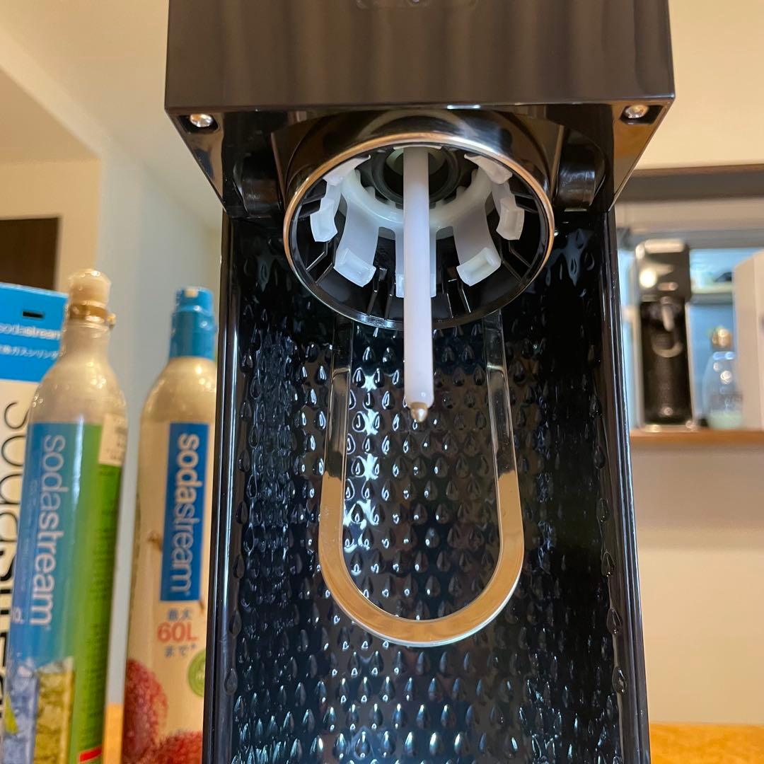ソーダストリーム SourceV3ガスシリンダー2本、オマケで1Lボトル1本付き