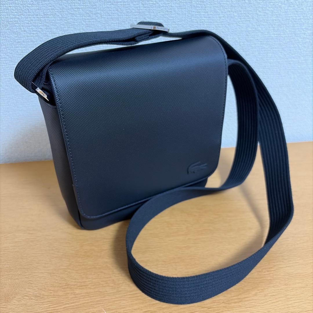 【美品】ラコステ　ショルダーバッグ　ブラック