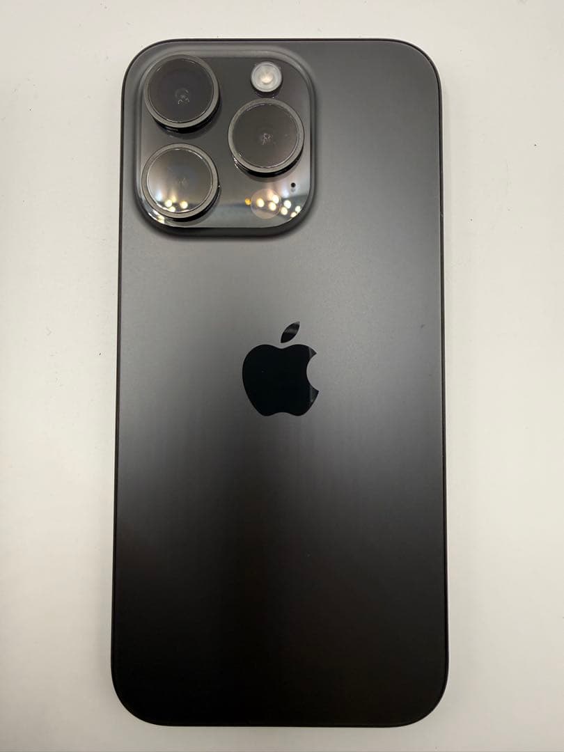 梅*様 【美品】iPhone15Pro 128GB ブラックチタニウム SIMフ