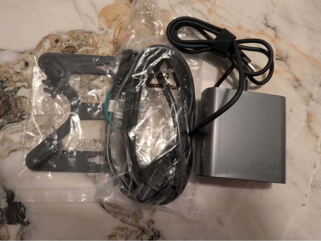 ミニPC MINISFORUM UM890 Pro