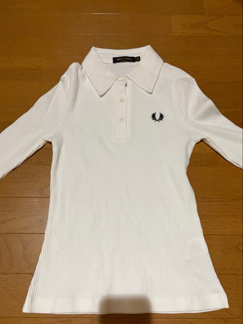 【最終値下げ】FRED PERRY リブニット ホワイト