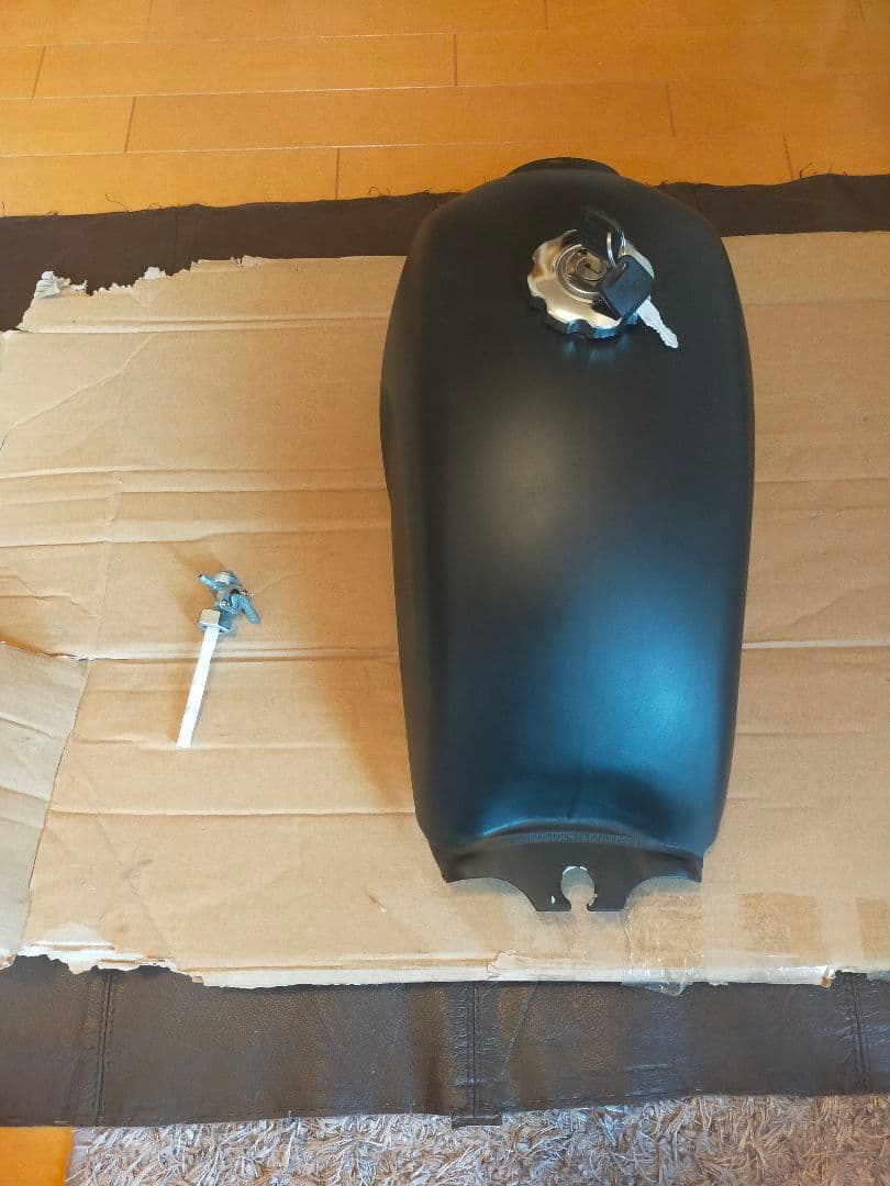 yb125spで使用　汎用バイクタンク