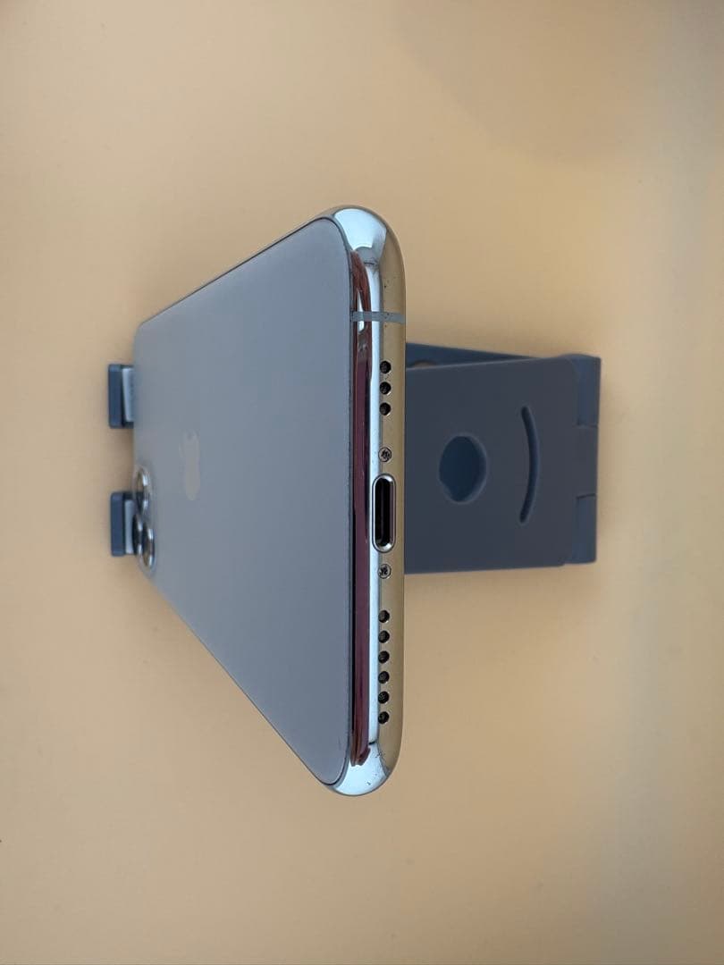 iPhone 11 Pro 256GB シルバー SIMフリーバッテリー100%