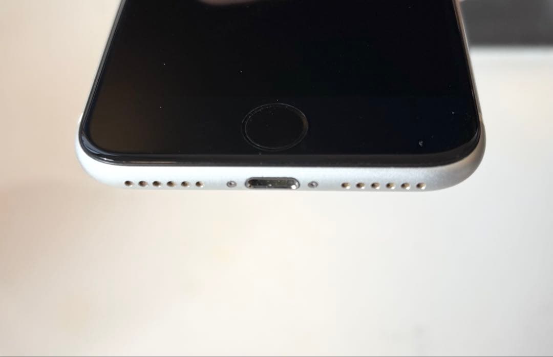 iPhone SE 第2世代　128gb