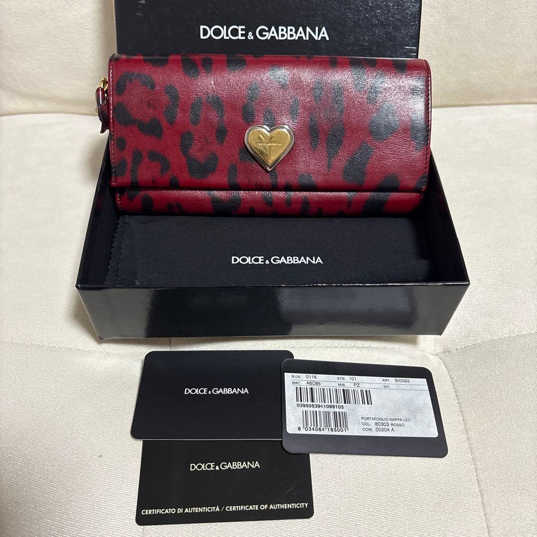 DOLCE&GABBANA レオパード リボンチャーム付きハートプレート 長財布
