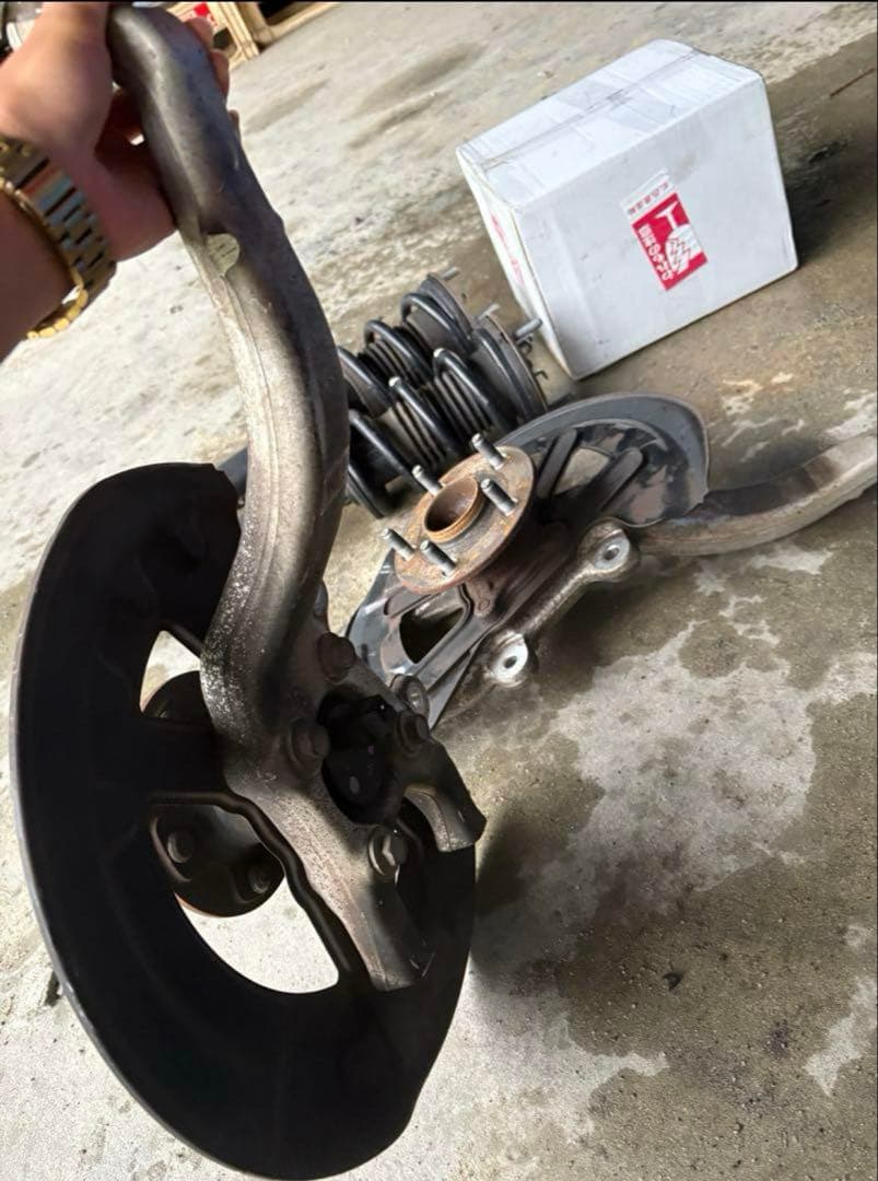 レクサス　is-f用フロントハブナックル