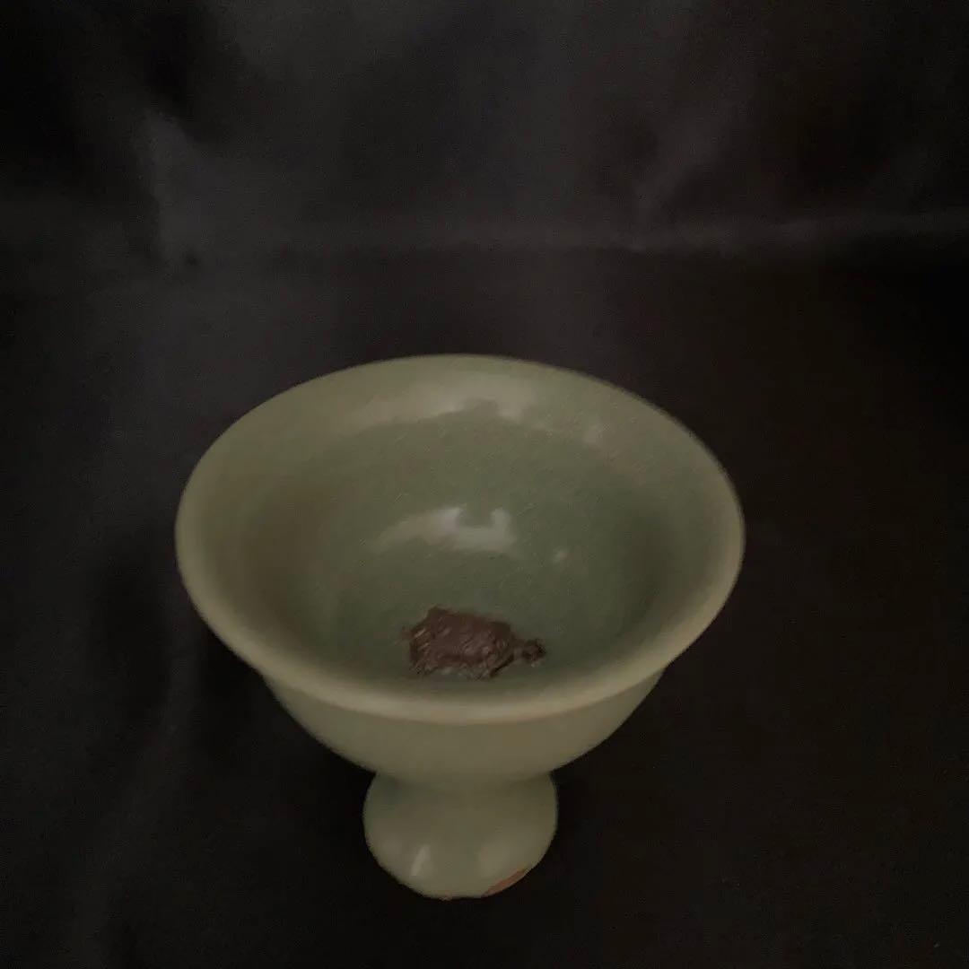 【昇龍洞】龍泉窯貼亀形紋馬上盃（明時代）