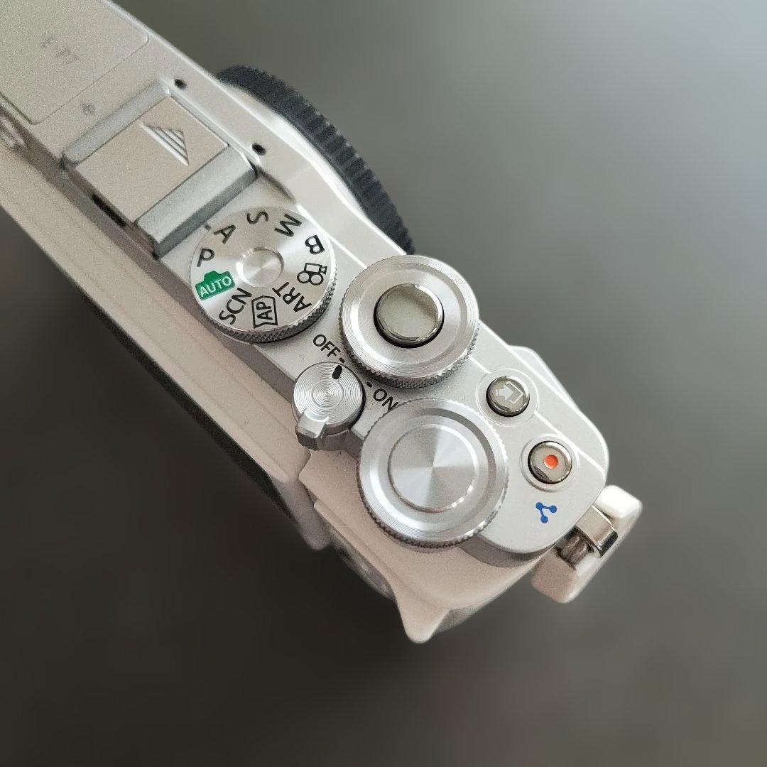 【美品】OLYMPUS PEN E-P7 ホワイト ボディ｜撮影ガイド本付き