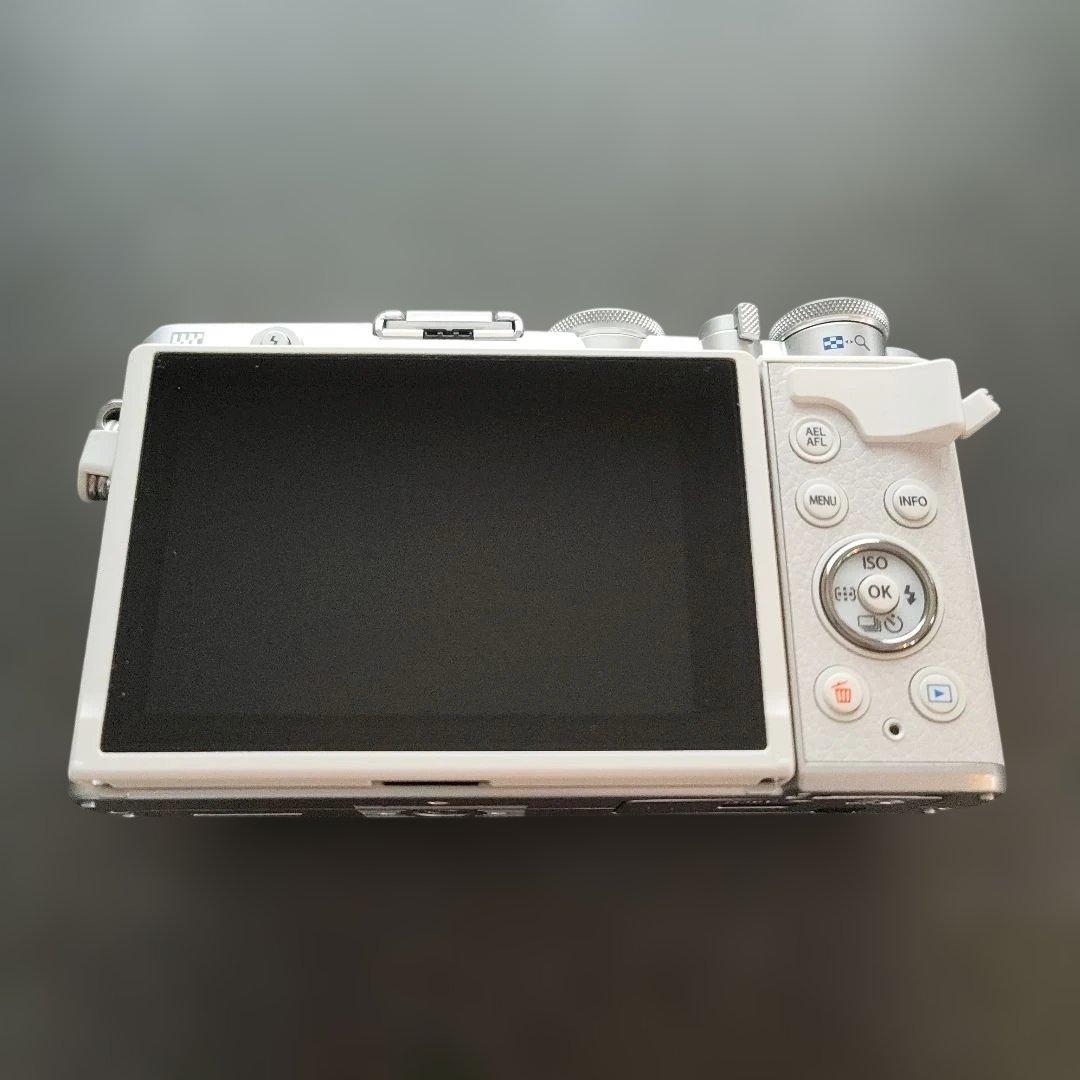 【美品】OLYMPUS PEN E-P7 ホワイト ボディ｜撮影ガイド本付き