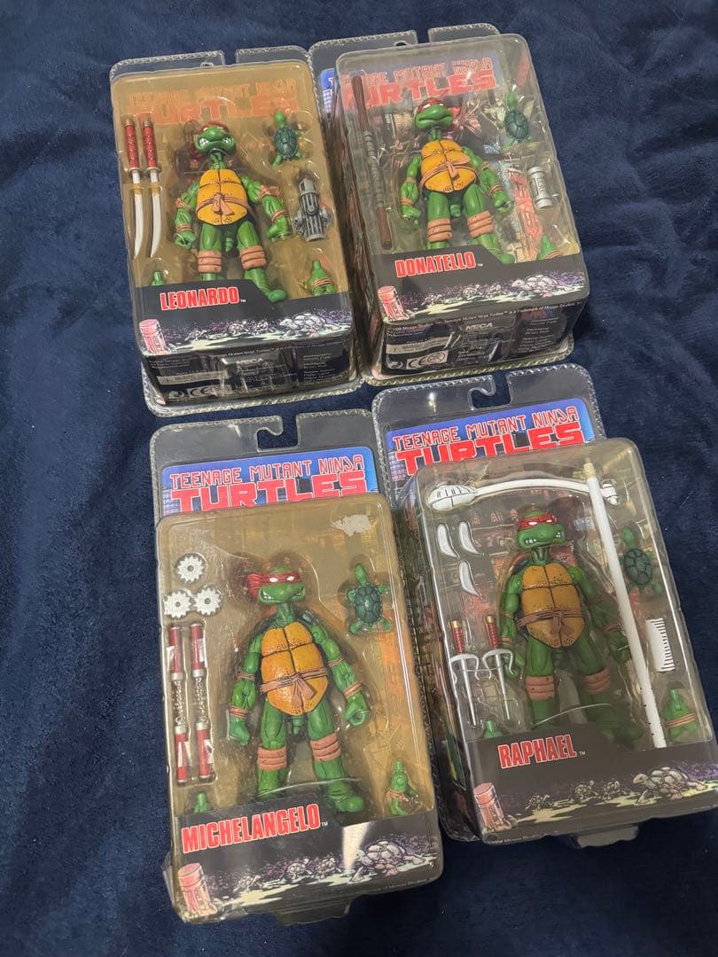 豆魚雷正規品 NECA タートルズ 原作 TMNT
