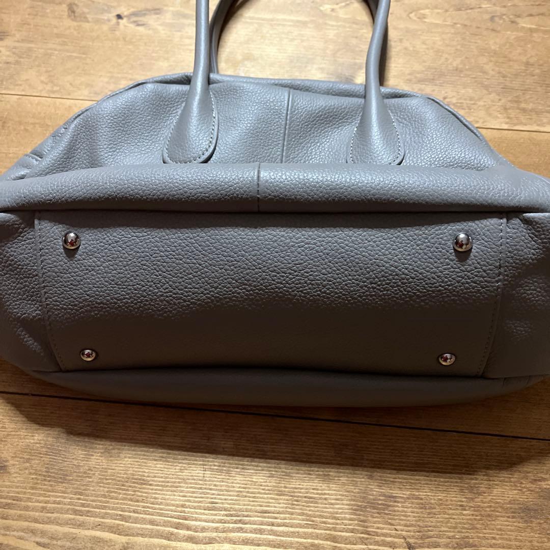 週末お値下げ ビアズリー　グレー トーハンドバッグ 内部、外側ポケット付き