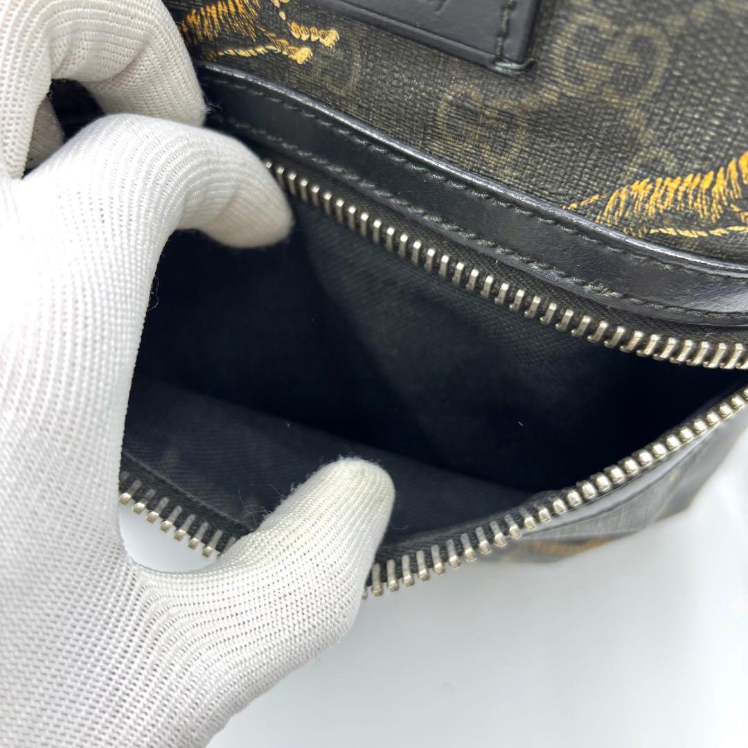希少 GUCCI グッチ ショルダーバッグ タイガー ggスプリーム 総柄