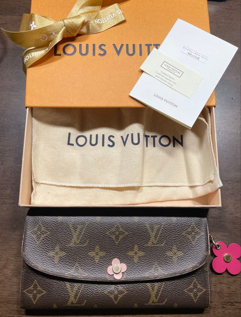 LOUIS VUITTON モノグラム長財布　ポルトフォイユエミリー フラワー