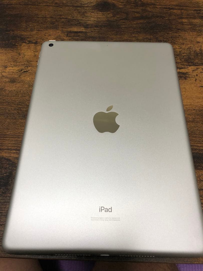 iPad 第7世代　32G Wi-Fi ※ 本体、ケーブルのみ
