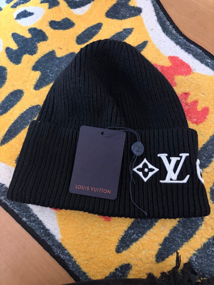 ここまろLOUIS VUITTON ブラック　ニット帽