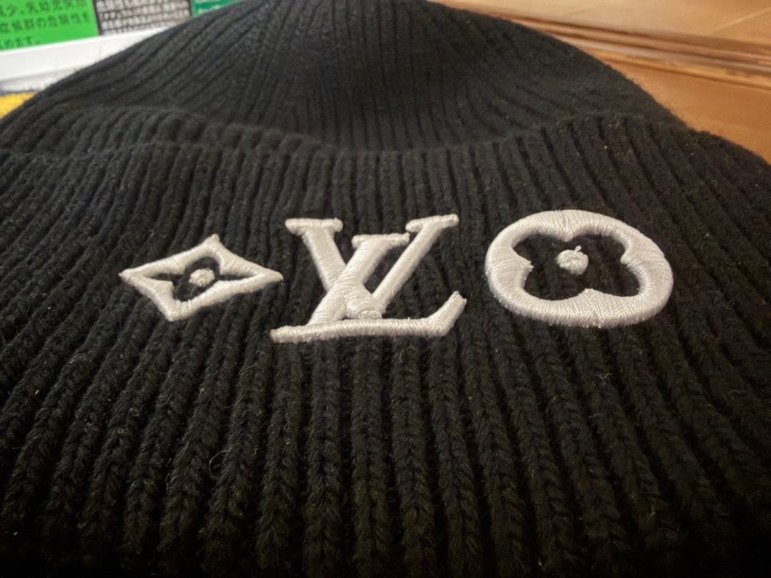 ここまろLOUIS VUITTON ブラック　ニット帽