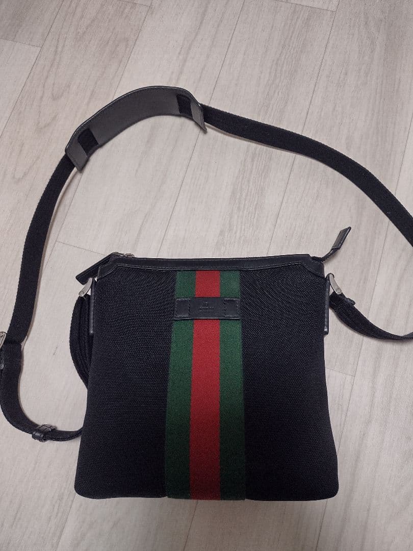 GUCCIショルダーバッグ