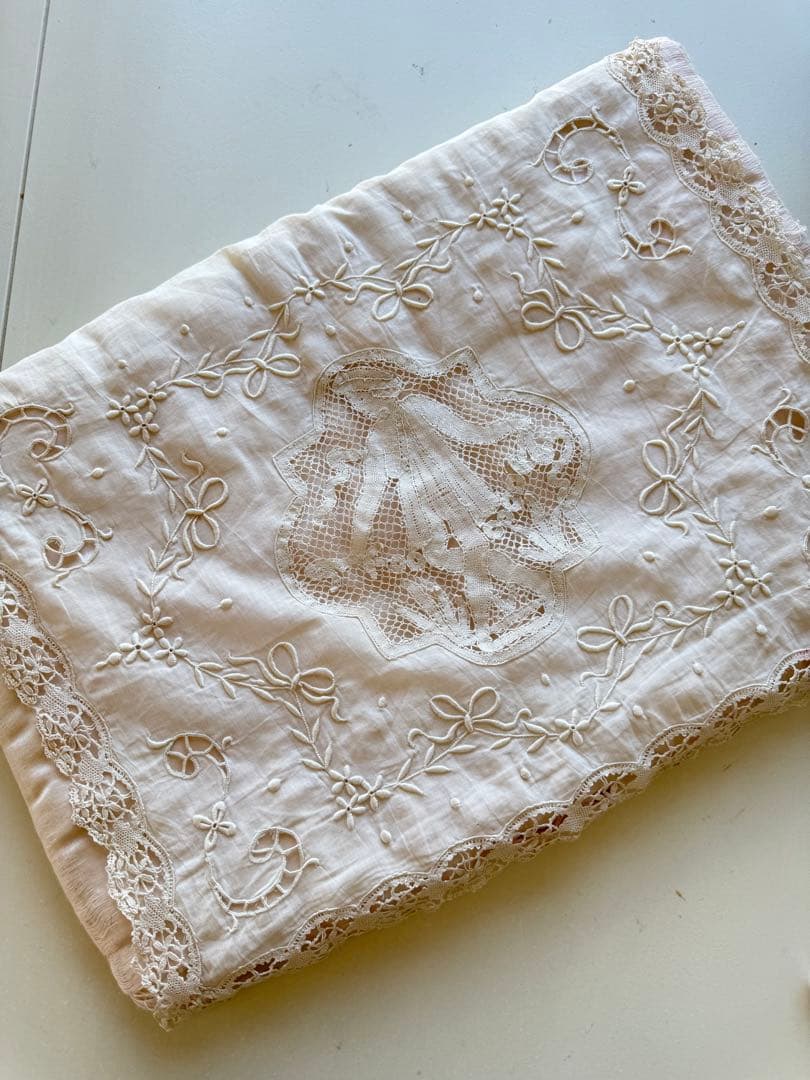 フランスアンティーク子供柄レースのパンキーケース薄ピンクシルク