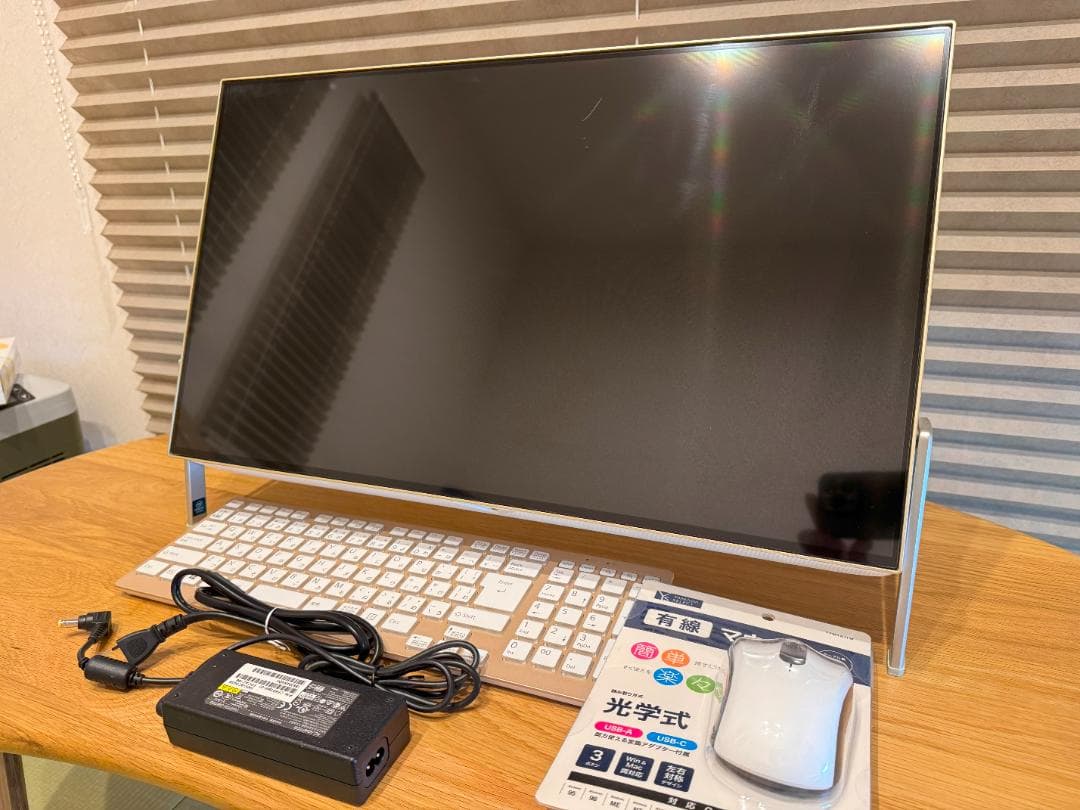 富士通一体型デスクトップパソコン FMVF77D1KG(FH77/D1)