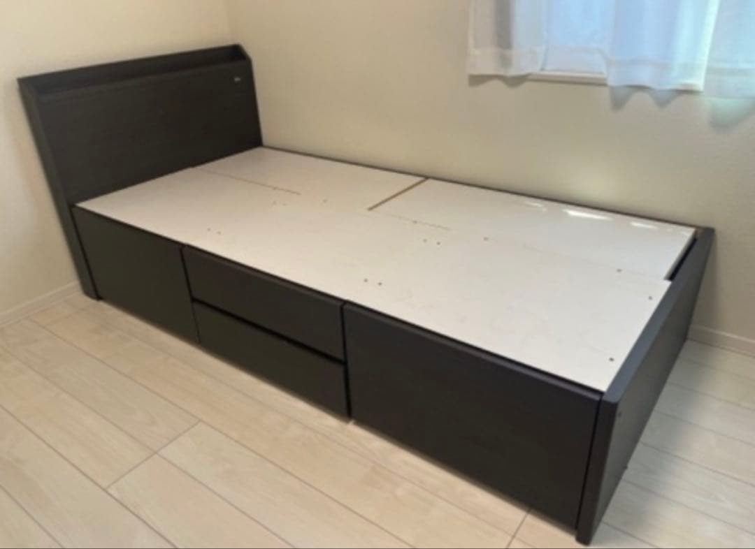 急募【美品】◇ニトリ　ベッドフレーム　シングル　コンセント収納付