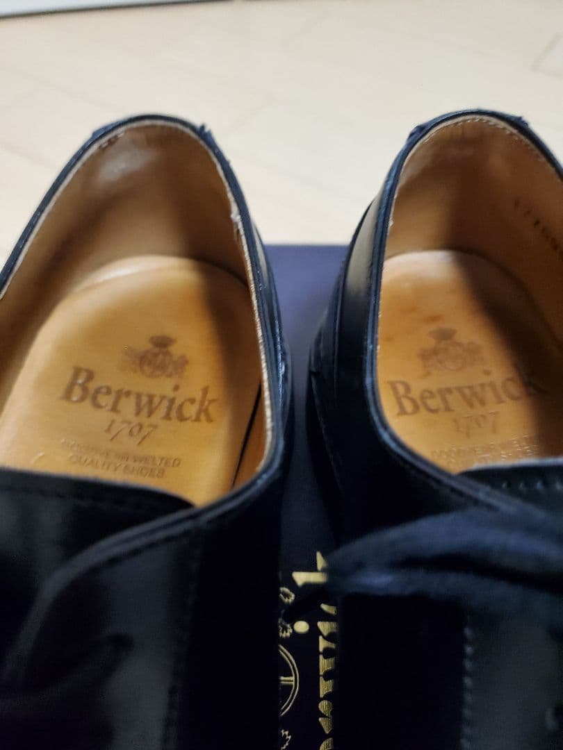 Berwick 4477BCVI ブラック　Uチップ　25.5cm