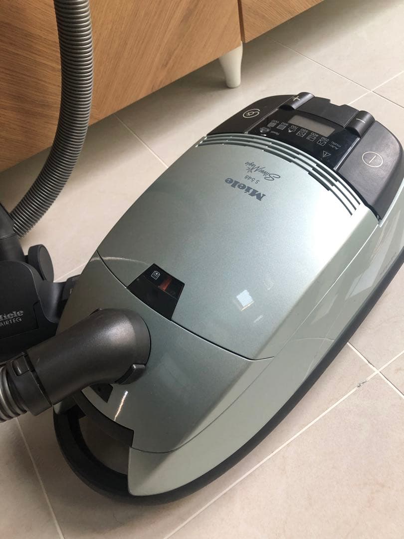 Miele S548 シルバーマジック　掃除機 本体