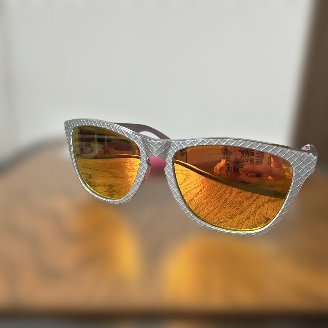 オークリーサングラス　OAKLEY フロッグスキン　FLOGSKINS