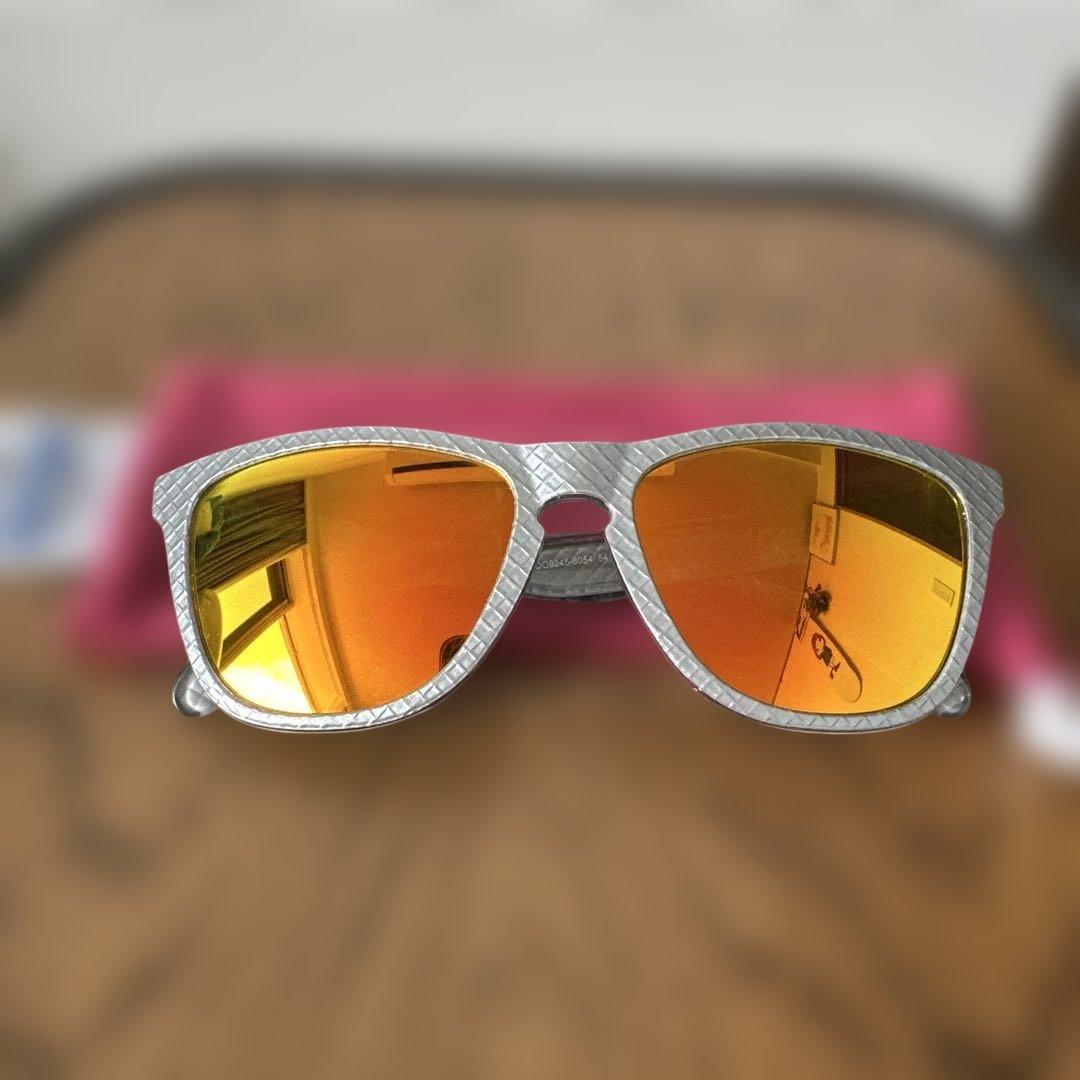 オークリーサングラス　OAKLEY フロッグスキン　FLOGSKINS