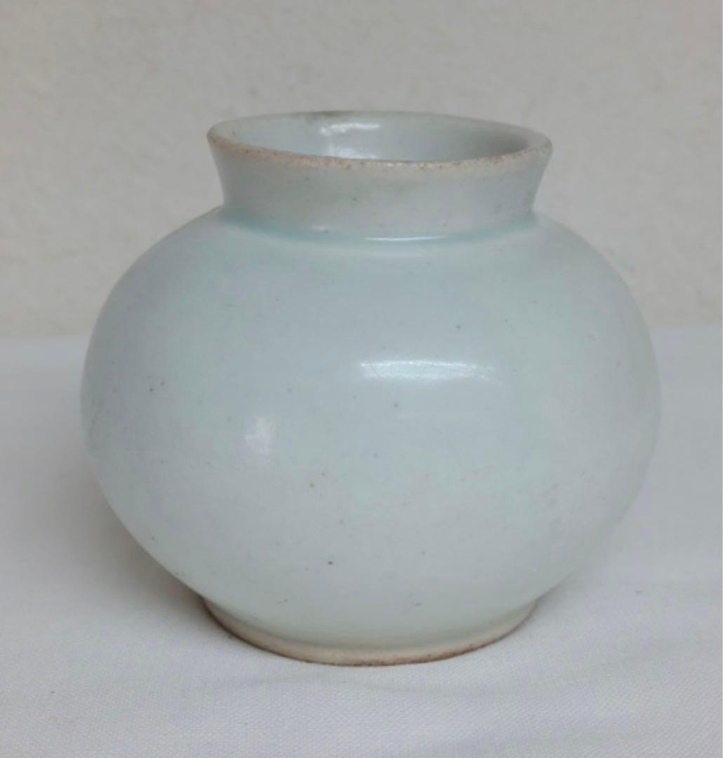 小壺　李朝中〜後期　姿・形が特に良い 　柔らかな白さ 白磁