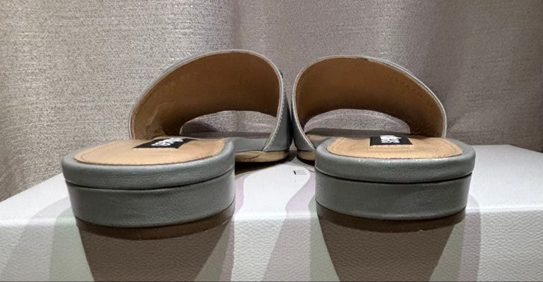 美品✨ sergio rossi SR1 フラットサンダル 37 ライトグレー