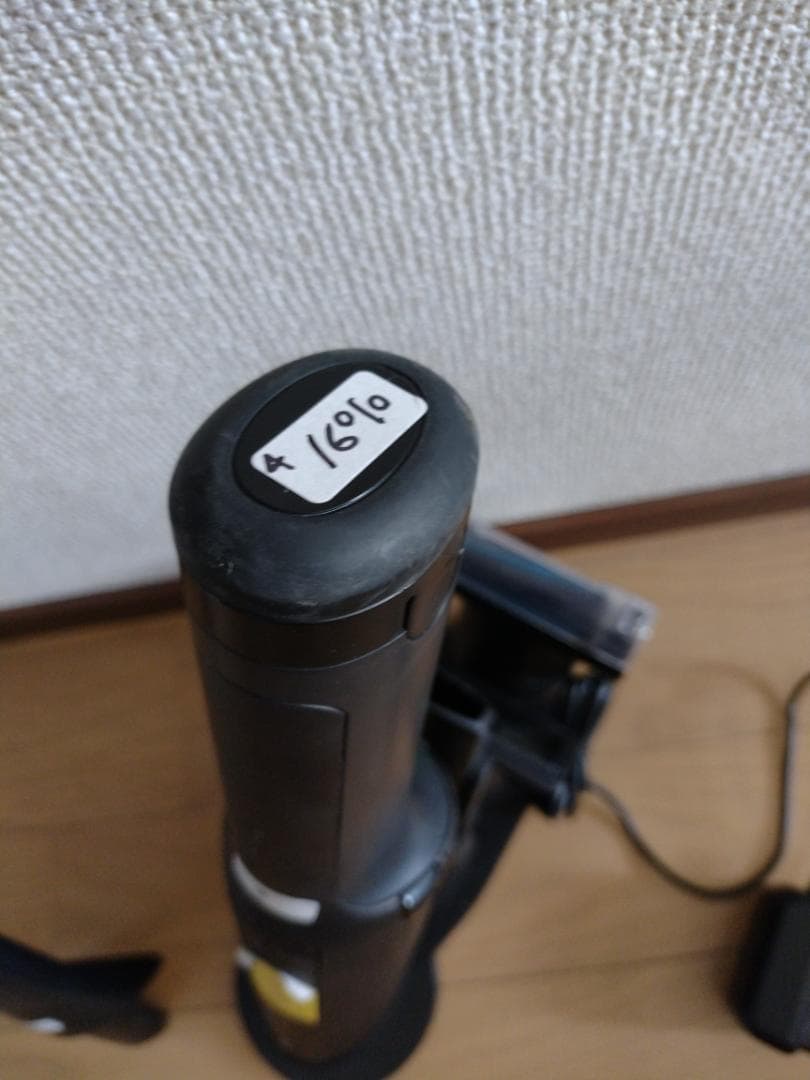 シャーク★ハンディクリーナー★WV405JDC★バッテリーの状態良好★2