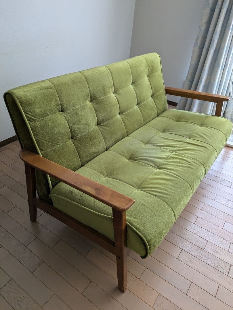 イキカグ IKIKAGU　アンティーク風2人掛けソファ　ベロア調の生地　グリーン