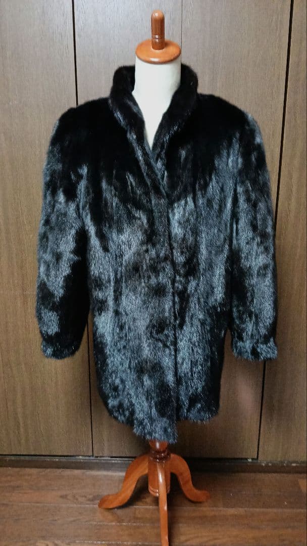 毛皮のコート　ミンク　リアルファーコート　ブラック