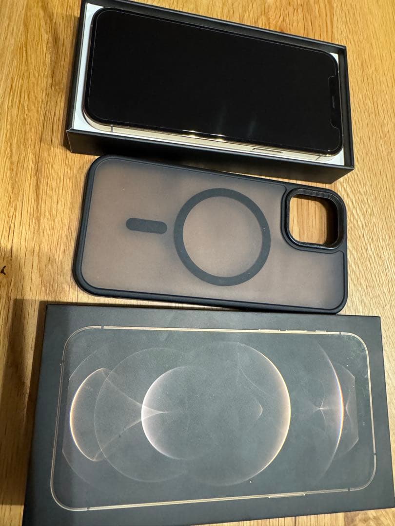 iPhone 12 Pro + MagSafeケース