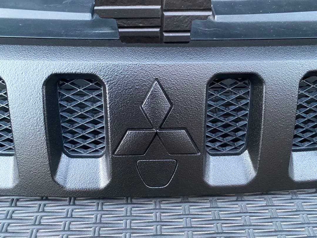 最終値下げ中❗️デリカd5 デリカD5 フロントグリル　チッピング　ブラック