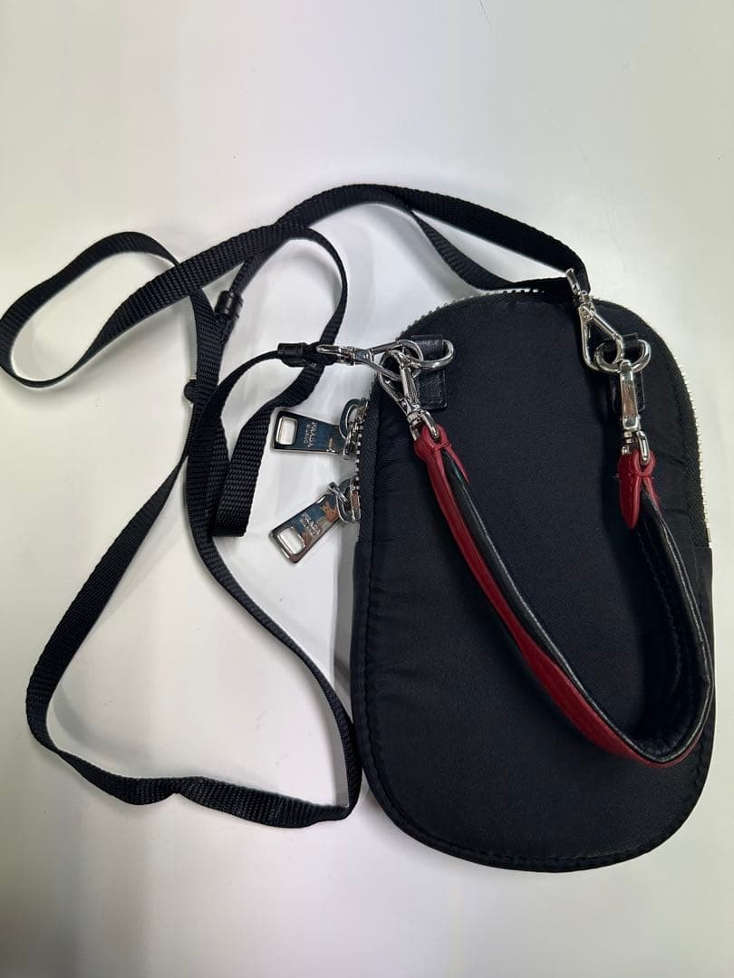 PRADA ナイロンショルダーバッグ ブラック/レッド