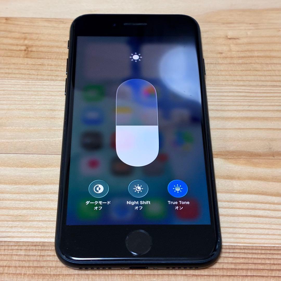 ま*り様 バッテリー新品　iPhoneSE第3世代64GB SIMフリー　美品