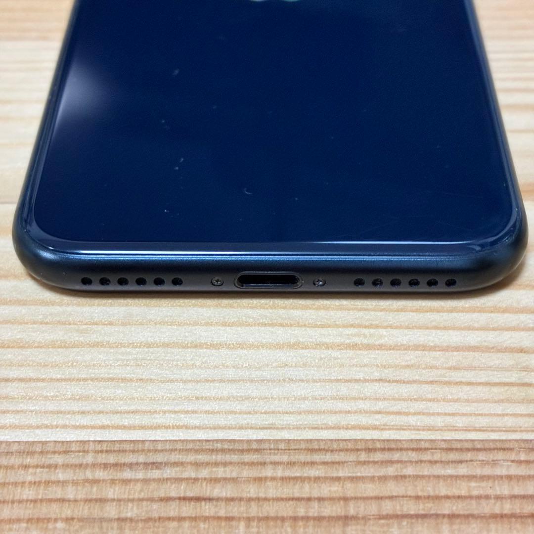 ま*り様 バッテリー新品　iPhoneSE第3世代64GB SIMフリー　美品