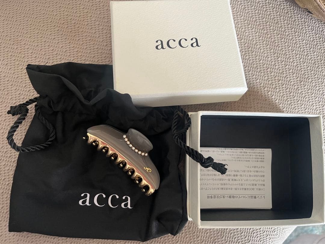 acca ヘアクリップ　ミディアム