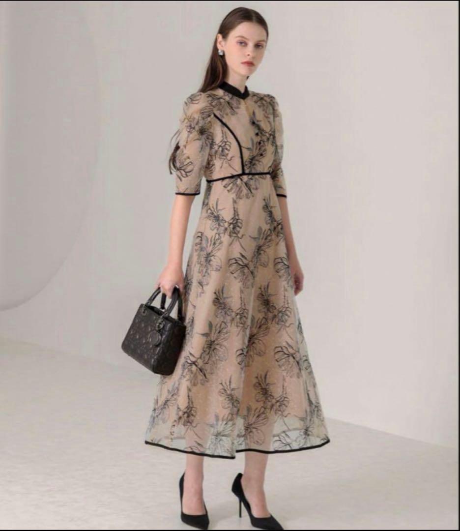 Leja パイピングハイネック花柄ラメレースワンピース　Mサイズ