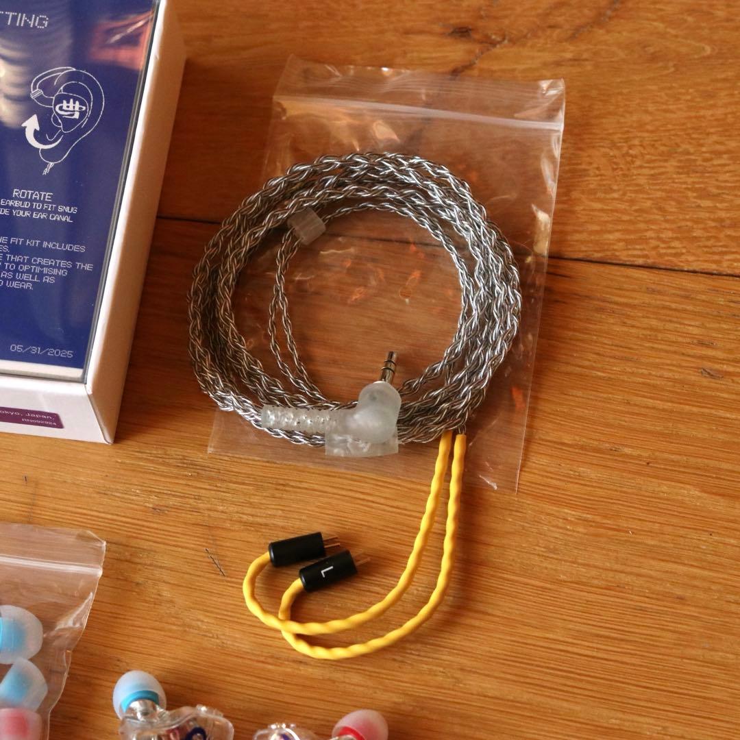 Surplus Research SR-002 V 3.1 イヤホン