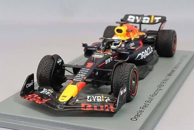 RedBull RB18 1／18 Winner Japanese GP