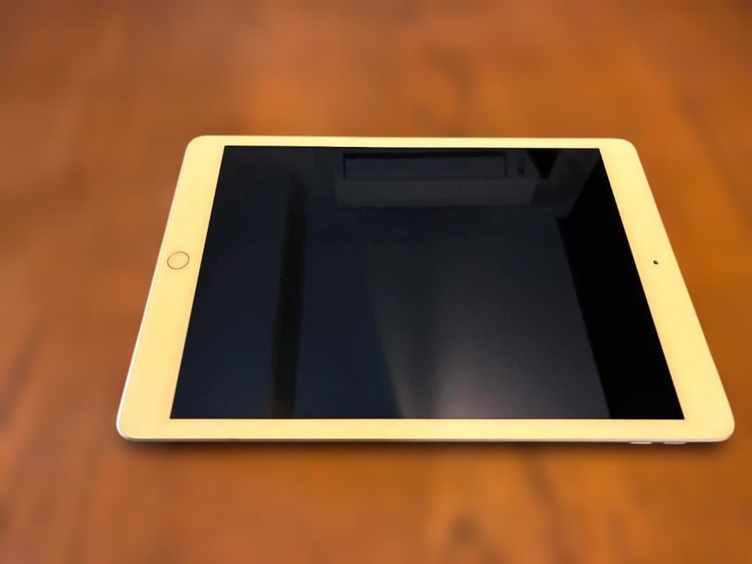 Apple iPad (第７世代) Wi-Fi 32GB シルバー